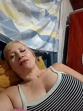 SexyMilf1211 online show from 02/05/26, 04:25