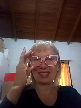 SexyMilf1211 online show from 04/09/26, 04:35