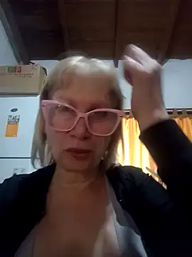 Snapshot of SexyMilf1211 chatting on 05/05/26, 05:16 SexyMilf1211 online show from 05/05/26, 05:16