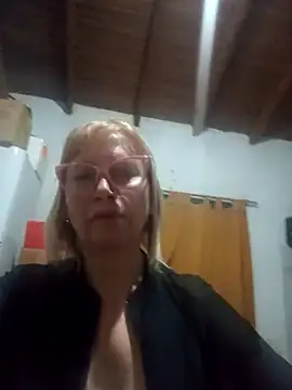 Snapshot of SexyMilf1211 chatting on 05/06/26, 11:53 SexyMilf1211 online show from 05/06/26, 11:53