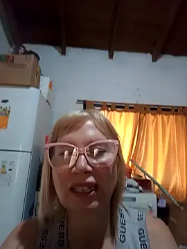 Snapshot of SexyMilf1211 chatting on 04/25/26, 05:43 SexyMilf1211 online show from 04/25/26, 05:43