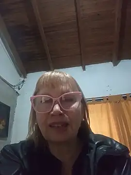 Snapshot of SexyMilf1211 chatting on 05/25/26, 11:31 SexyMilf1211 online show from 05/25/26, 11:31