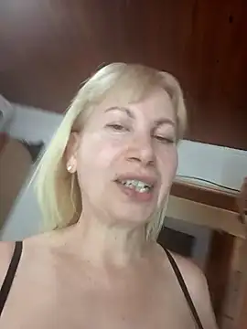 Snapshot of SexyMilf1211 chatting on 11/14/25, 09:51 SexyMilf1211 online show from 11/14/25, 09:51