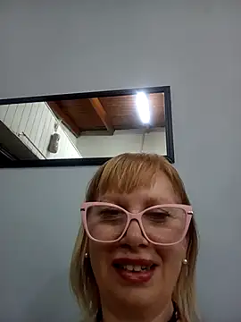 SexyMilf1211 online show from 02/19/26, 01:57