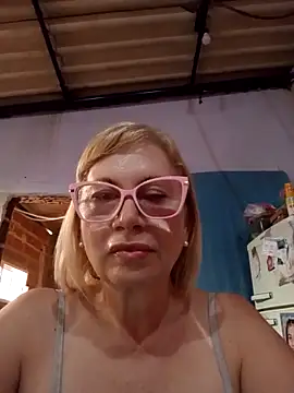 SexyMilf1211 online show from 12/21/25, 09:15