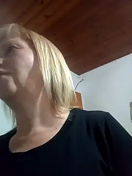 SexyMilf1211 online show from 04/14/26, 03:00