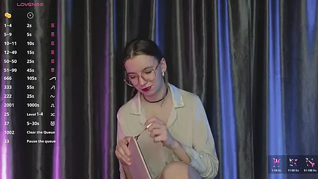 RochelCozzi online show from 12/21/25, 04:08