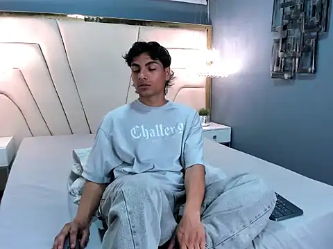 Snapshot of MattFiore chatting on 12/03/25, 11:53 MattFiore online show from 12/03/25, 11:53