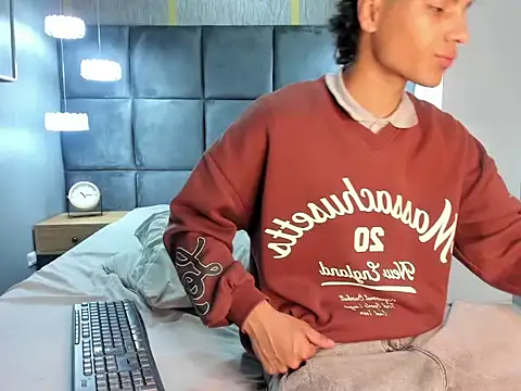 Snapshot of MattFiore chatting on 11/25/25, 12:05 MattFiore online show from 11/25/25, 12:05