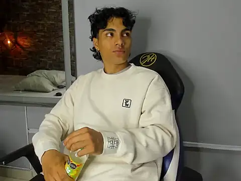 Snapshot of MattFiore chatting on 01/13/26, 06:23 MattFiore online show from 01/13/26, 06:23