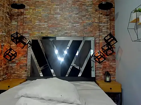 Snapshot of MattFiore chatting on 12/04/25, 07:13 MattFiore online show from 12/04/25, 07:13