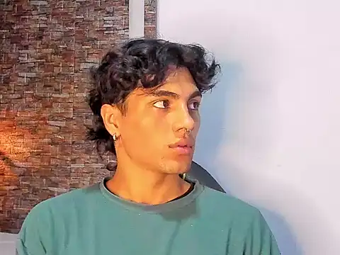 Snapshot of MattFiore chatting on 12/14/25, 06:02 MattFiore online show from 12/14/25, 06:02