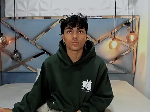 Snapshot of MattFiore chatting on 01/07/26, 05:40 MattFiore online show from 01/07/26, 05:40