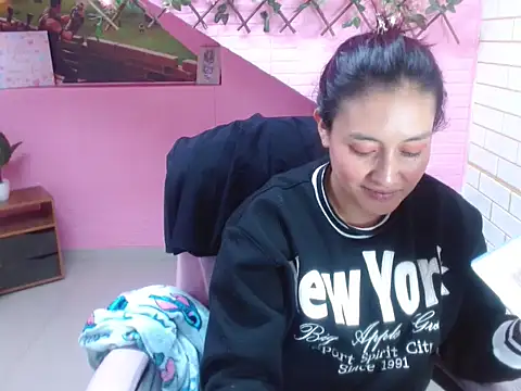 maurakloss303av online show from 01/12/26, 08:15