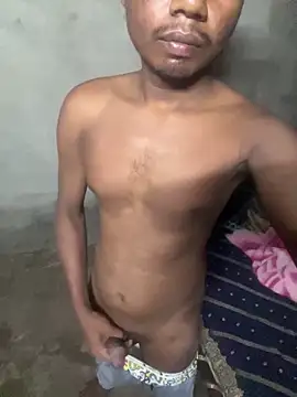 Snapshot of banty05 chatting on 11/13/25, 07:07 banty05 online show from 11/13/25, 07:07