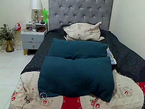 KATALINAHOT2025 online show from 05/30/26, 10:32