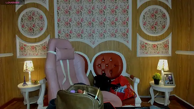 Midnight Bluee online show from 12/16/25, 08:02