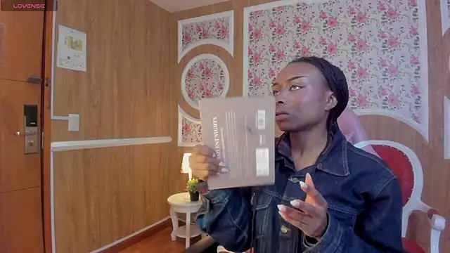 Midnight Bluee online show from 11/27/25, 07:58