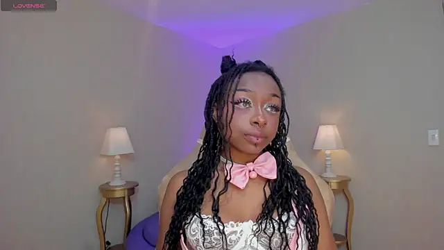 Midnight Bluee online show from 01/06/26, 08:13