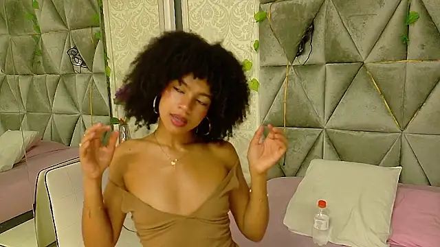 Miaa Grace  online show from 03/10/26, 01:04