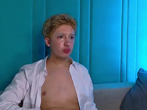 LucasFinister online show from 11/17/25, 06:23