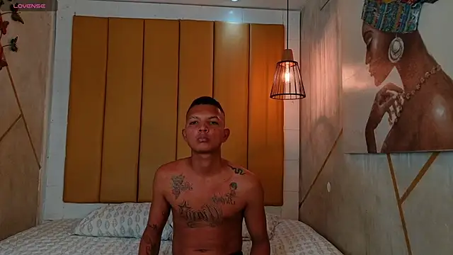 Snapshot of lia_blacked chatting on 11/13/25, 08:02 lia blacked online show from 11/13/25, 08:02