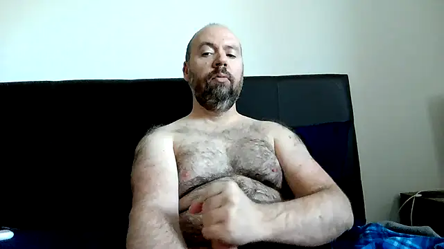 Snapshot of sbeast69 chatting on 11/23/25, 04:17 sbeast69 online show from 11/23/25, 04:17
