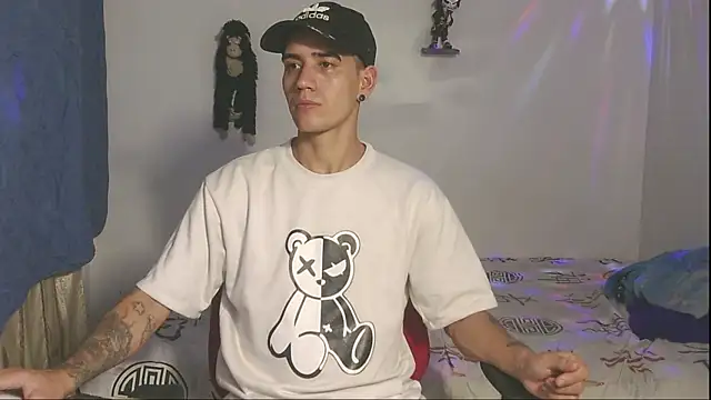 Snapshot of kilyan_wow chatting on 11/15/25, 04:49 kilyan wow online show from 11/15/25, 04:49