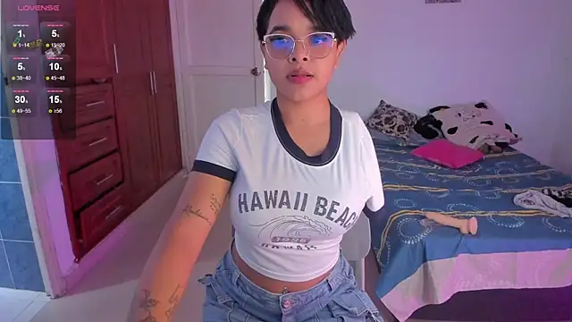 Tatiana-Jaaramillo online show from 04/19/26, 01:23