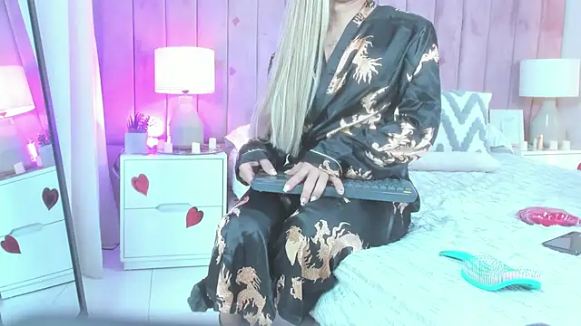 Valentino moretti online show from 02/20/26, 12:18