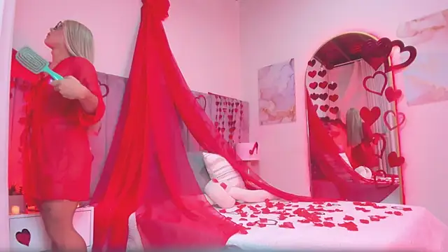 Valentino moretti online show from 02/14/26, 02:39