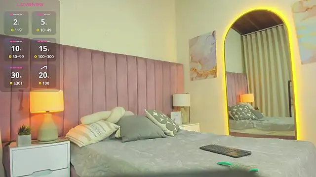 Valentino moretti online show from 03/06/26, 12:00