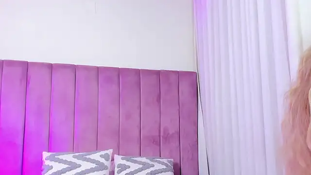 Valentino moretti online show from 03/30/26, 11:55