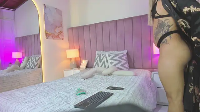 Valentino moretti online show from 03/20/26, 11:22