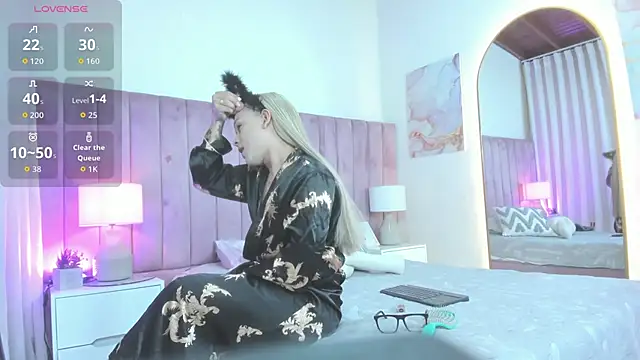 Valentino moretti online show from 03/02/26, 11:17