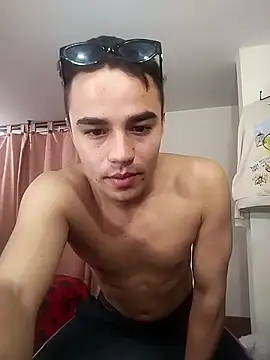 Snapshot of ElProhibido_ chatting on 11/15/25, 05:06 ElProhibido online show from 11/15/25, 05:06