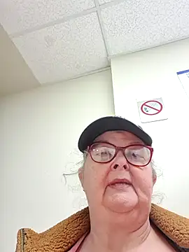 TiguhguhrsRose online show from 12/01/25, 12:55