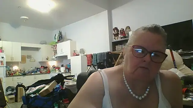 TiguhguhrsRose online show from 01/15/26, 01:09