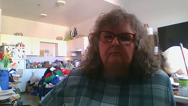 TiguhguhrsRose online show from 12/04/25, 06:51