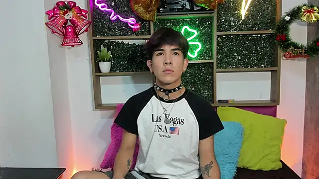 Angeldust19 online show from 11/18/25, 04:49