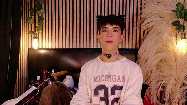 Angeldust19 online show from 02/19/26, 04:09