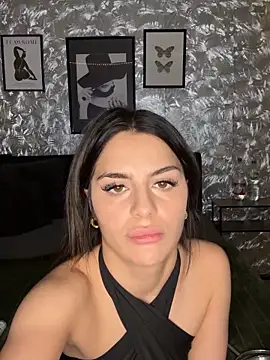 DeineJulia online show from 11/27/25, 07:14