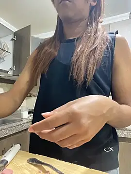 Hopemoretti online show from 12/17/25, 03:00