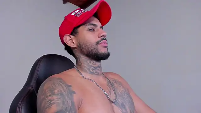 LuigiVitale 1 online show from 12/05/25, 01:16