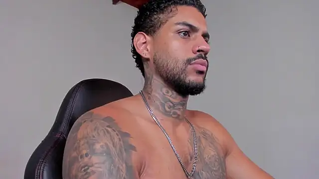 LuigiVitale 1 online show from 12/19/25, 04:49