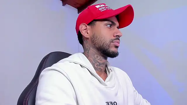 LuigiVitale 1 online show from 11/27/25, 08:04