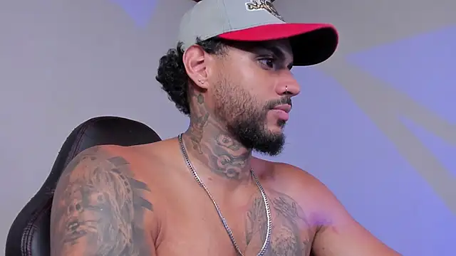 Snapshot of LuigiVitale_1 chatting on 02/04/26, 01:33 LuigiVitale 1 online show from 02/04/26, 01:33