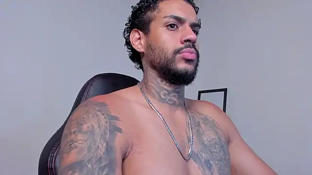 Snapshot of LuigiVitale_1 chatting on 03/08/26, 01:22 LuigiVitale 1 online show from 03/08/26, 01:22