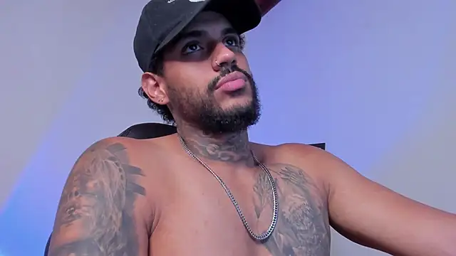 Snapshot of LuigiVitale_1 chatting on 02/26/26, 02:00 LuigiVitale 1 online show from 02/26/26, 02:00