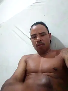 Snapshot of morenoosafado18cm chatting on 12/03/25, 09:47 morenoosafado18cm online show from 12/03/25, 09:47